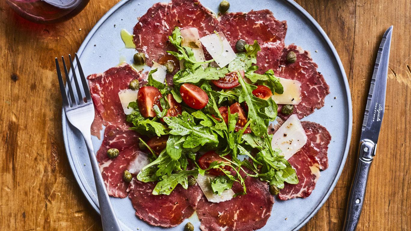 Carpaccio de boeuf, huile d'olive et parmesan - Casa Olea